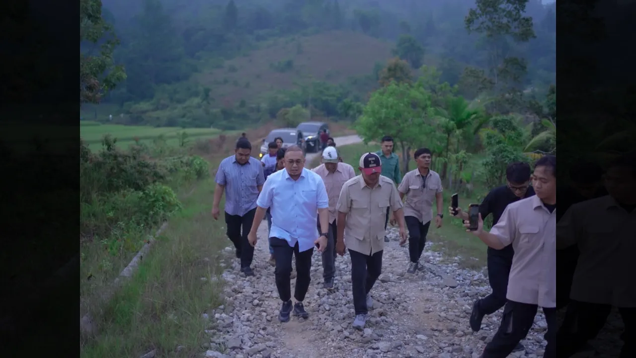 Jalan Rawang Sulit Air Belum Disentuh Hotmix, Andre Rosiade Bidik IJD 2027